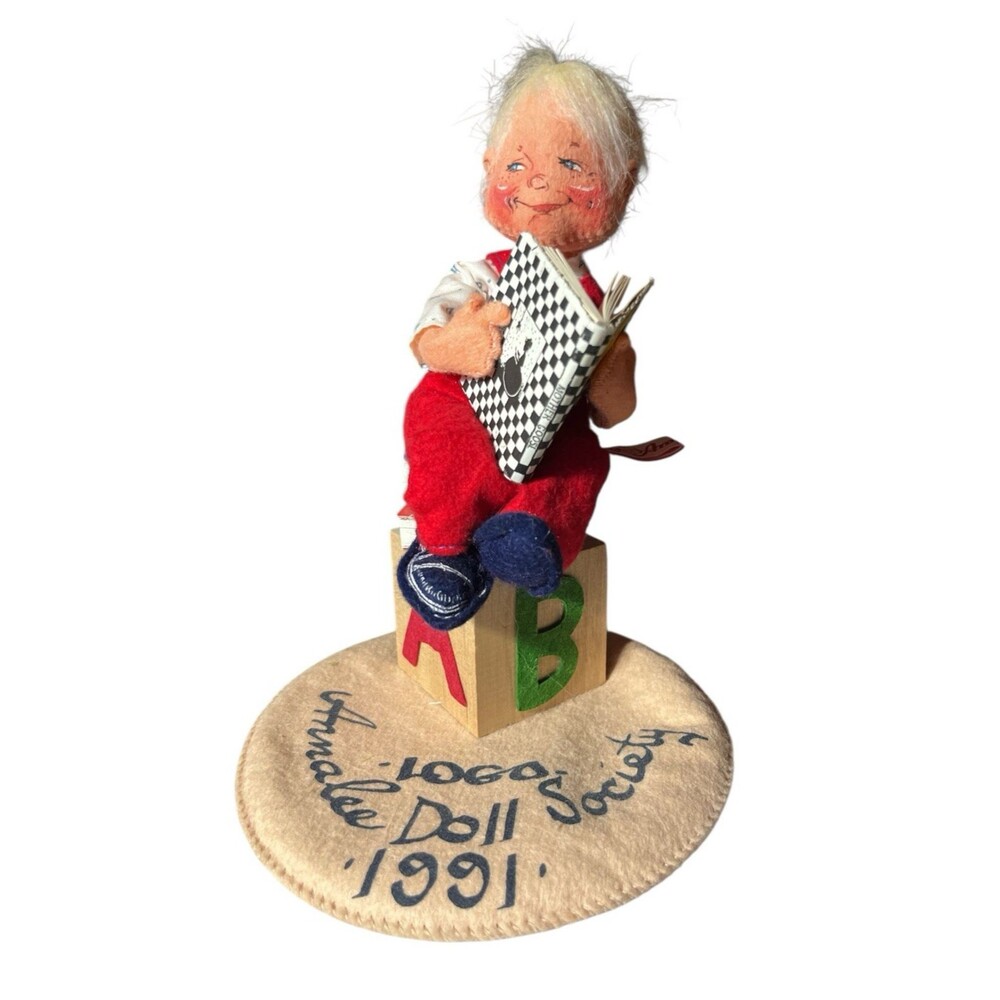 Vintage 1991 Logo Annalee Doll Society Boy Alphabet Block #965091  7-1/2"